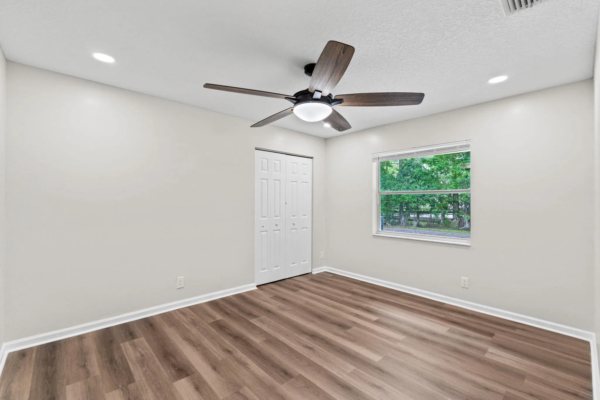 25-web-or-mls-A7409095