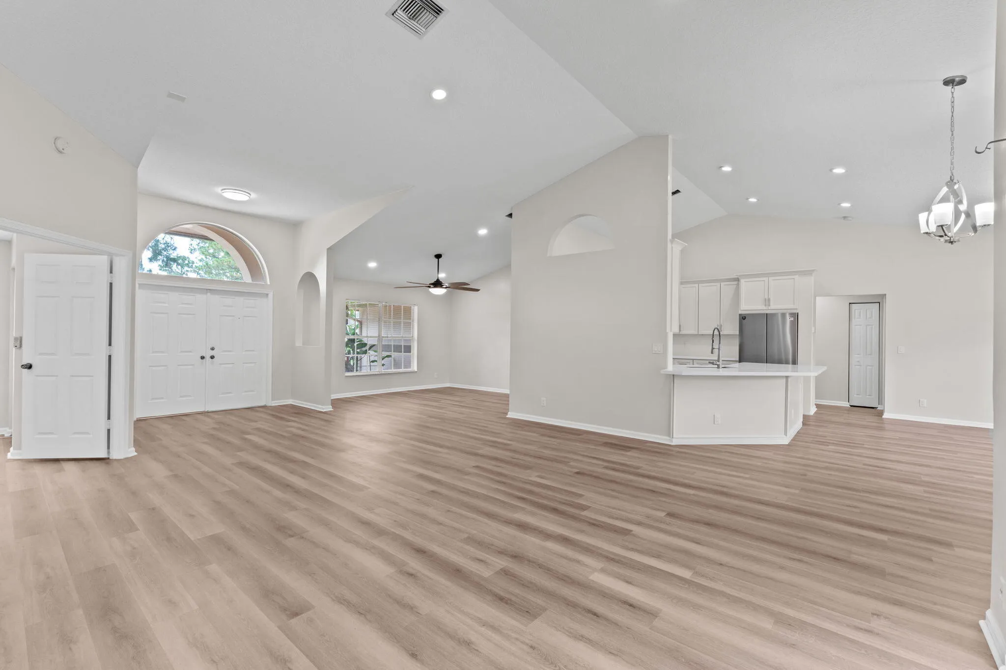8-web-or-mls-A7409011
