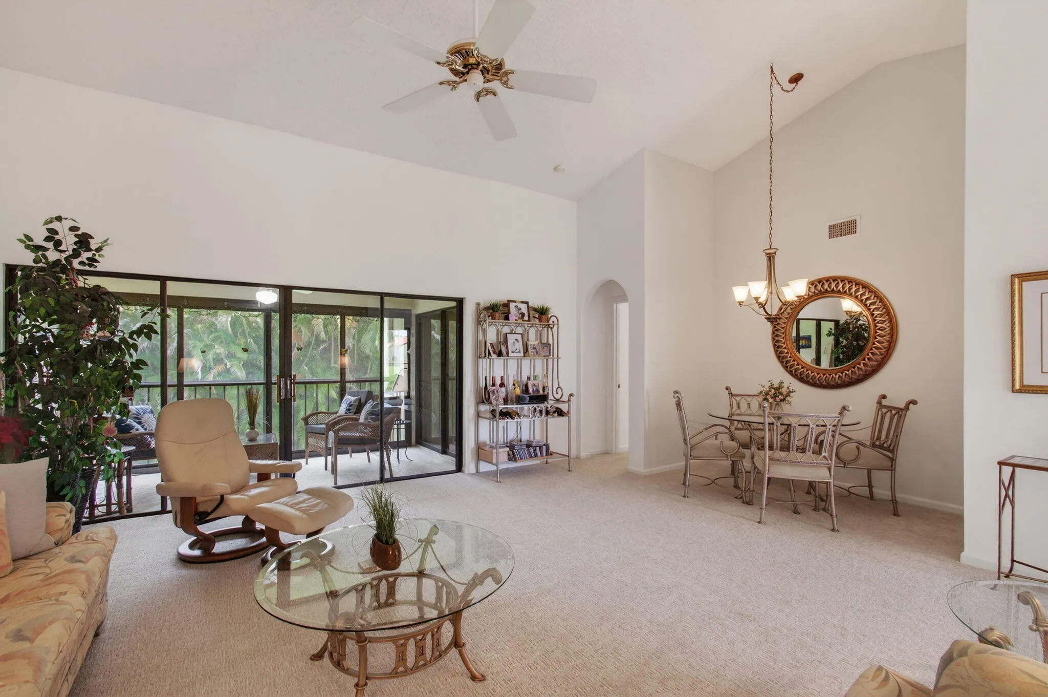LIVING/DINING