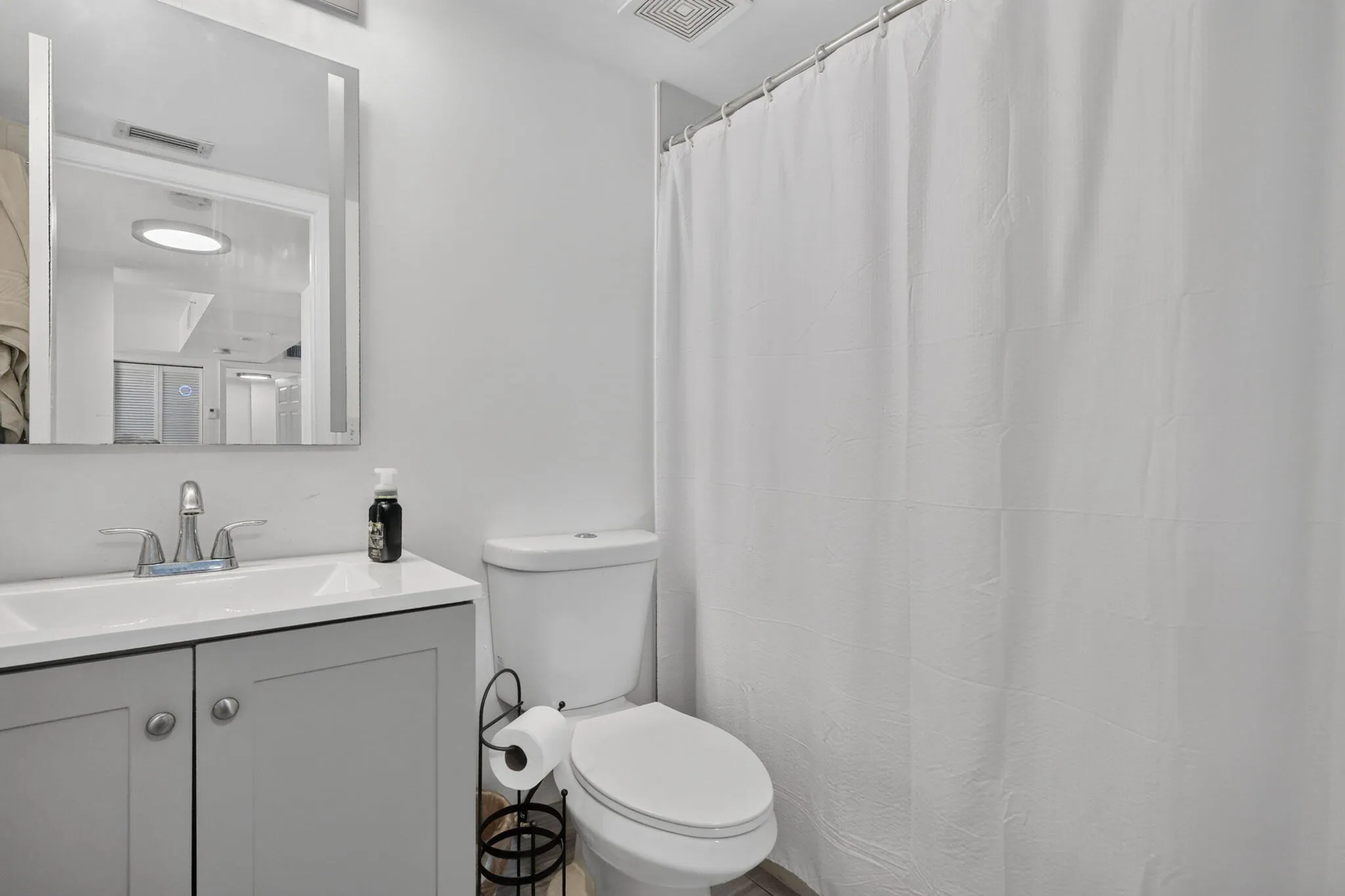 2nd Bathroom
