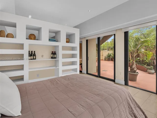 Den/third bedroom