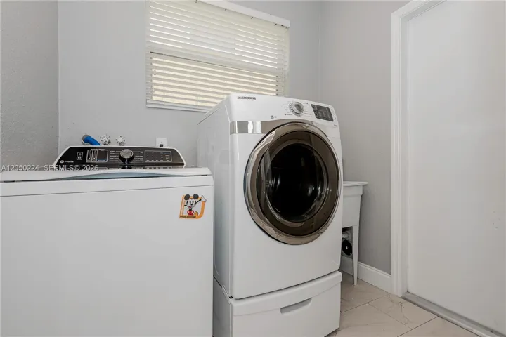 Photo 36