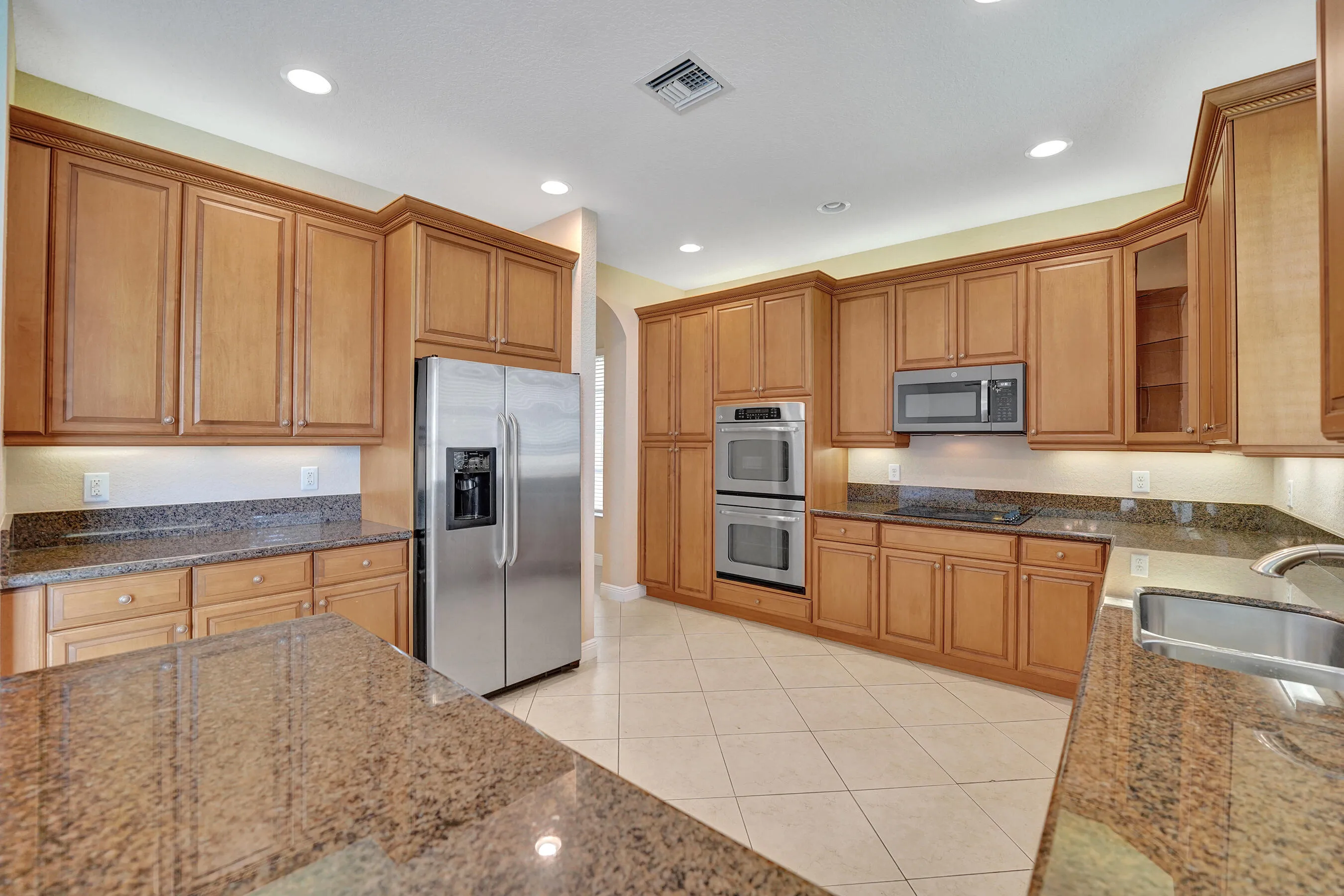 Well equipped kitchen