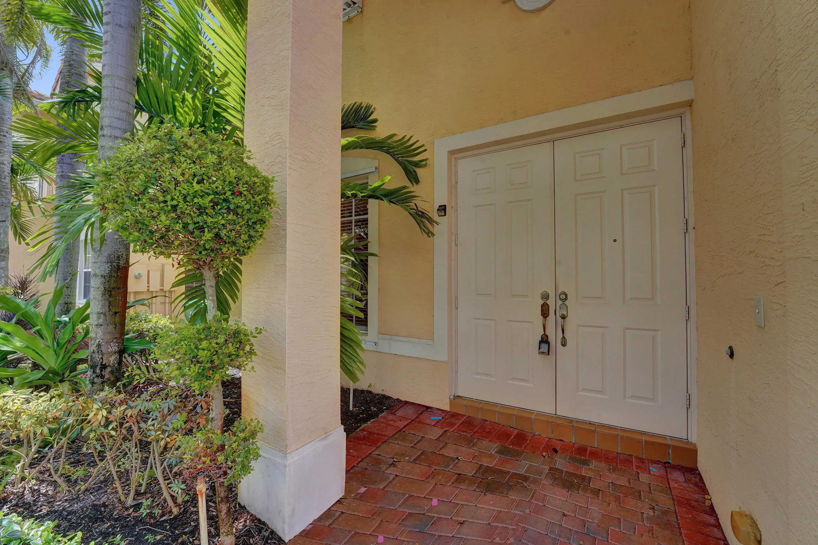 Double door entry