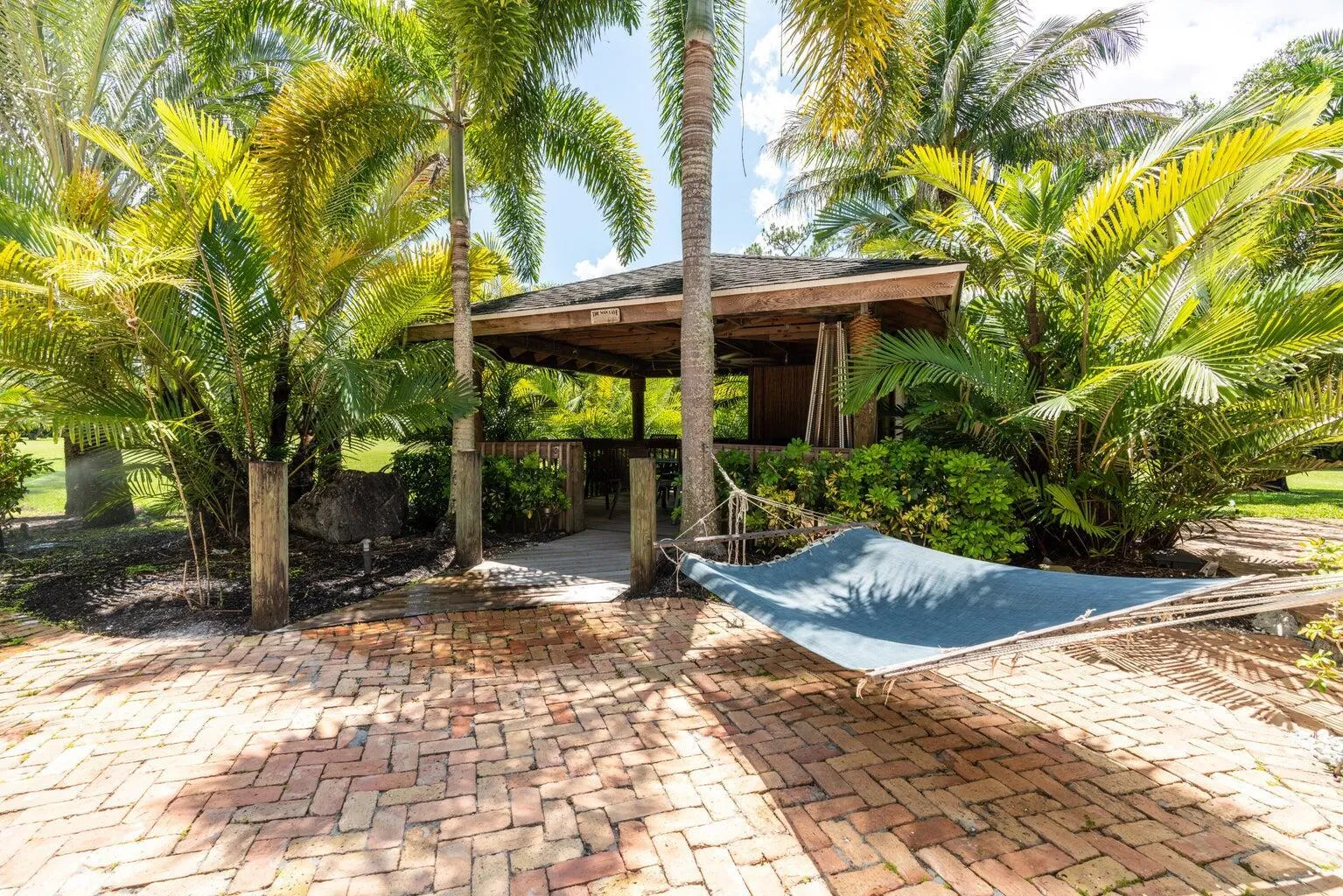 Tiki Hut