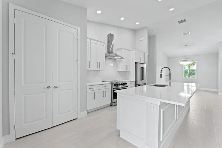 Kitchen/Pantry