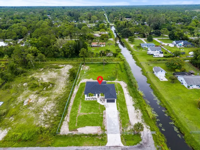 Aerial View / Canal
