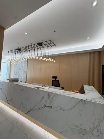 CONCIERGE DESK