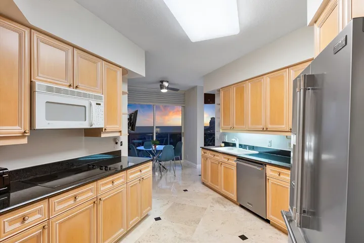 25-3100 N Ocean Blvd u1508 Twilight_009