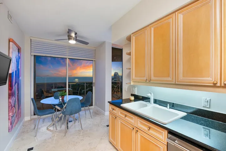 28-3100 N Ocean Blvd u1508 Twilight_012