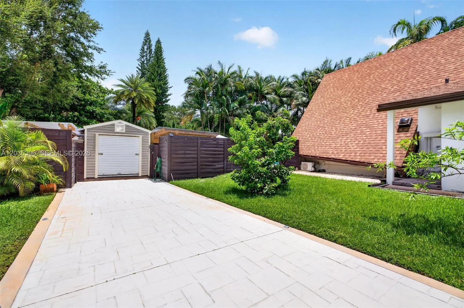 Property photo 271