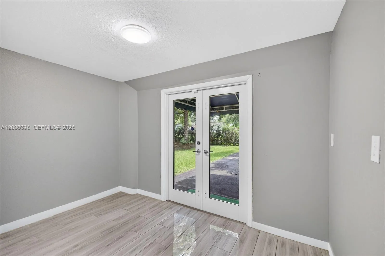 Property photo 378