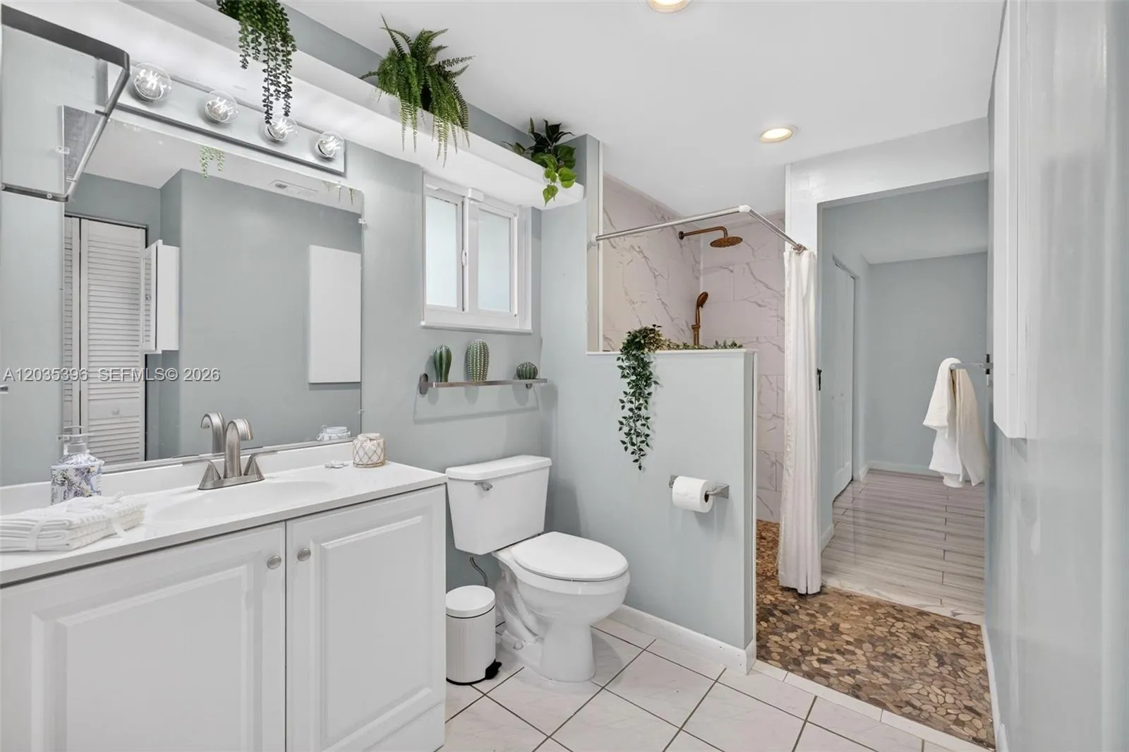 Property photo 386