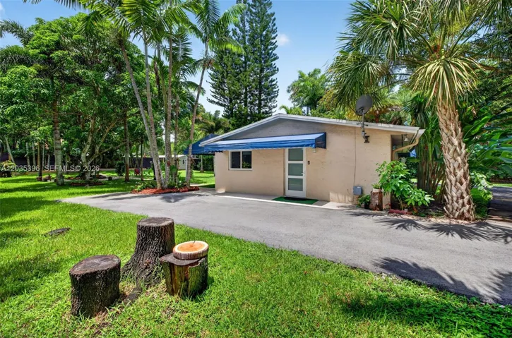 Guest House accessible from another street