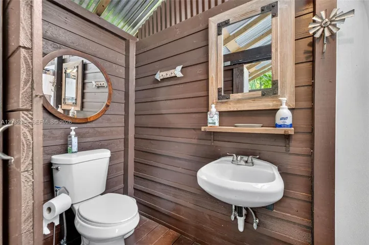 bonus outdoor cabana / pool full bathroom