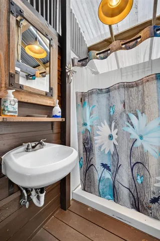 Full bathroom / bonus bathroom accessible by pool area