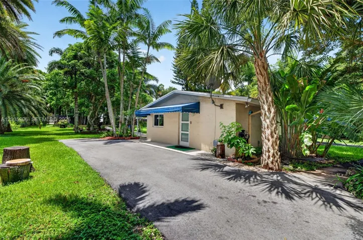 Guest House accessible from another street