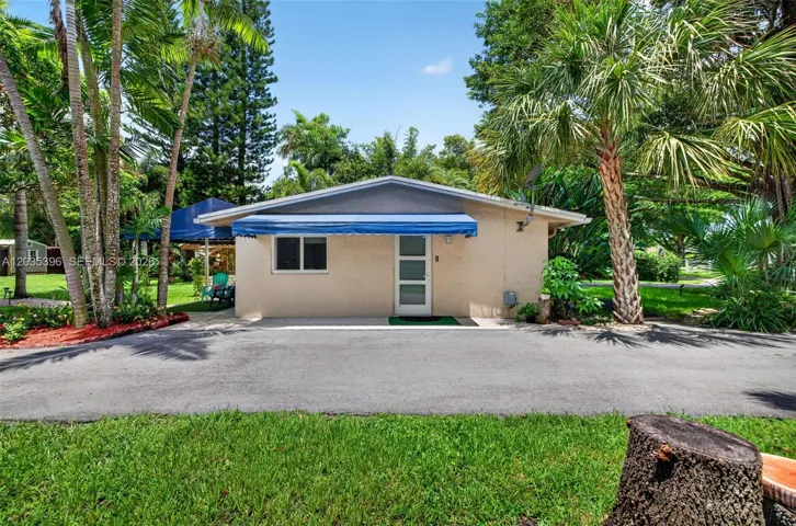 Guest House accessible from another street