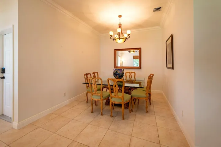 013-031-Dining Room-1500x1000
