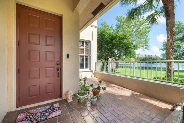 009-005-Entryway-1500x1000