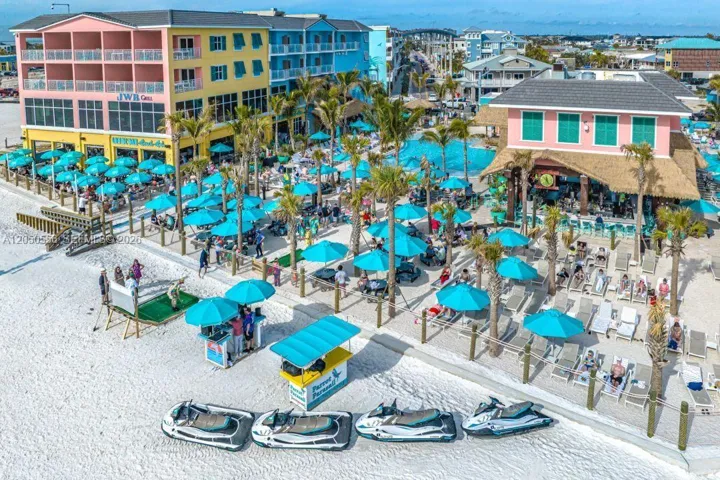 BEACH RESORT 15-20 MINS