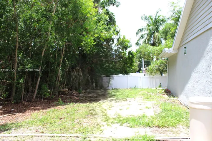 FRONT LEFT YARD