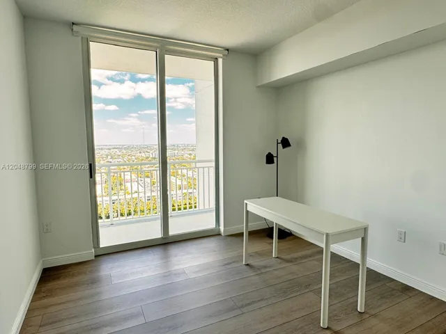 Has closet ( bedroom 3)