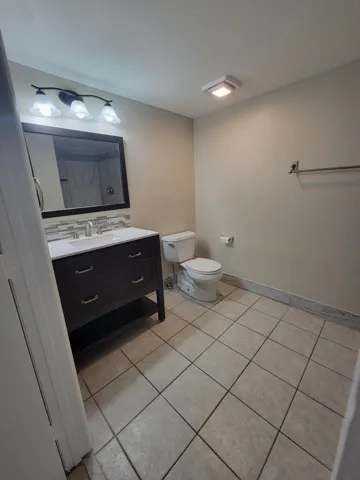 2nd Bathroom