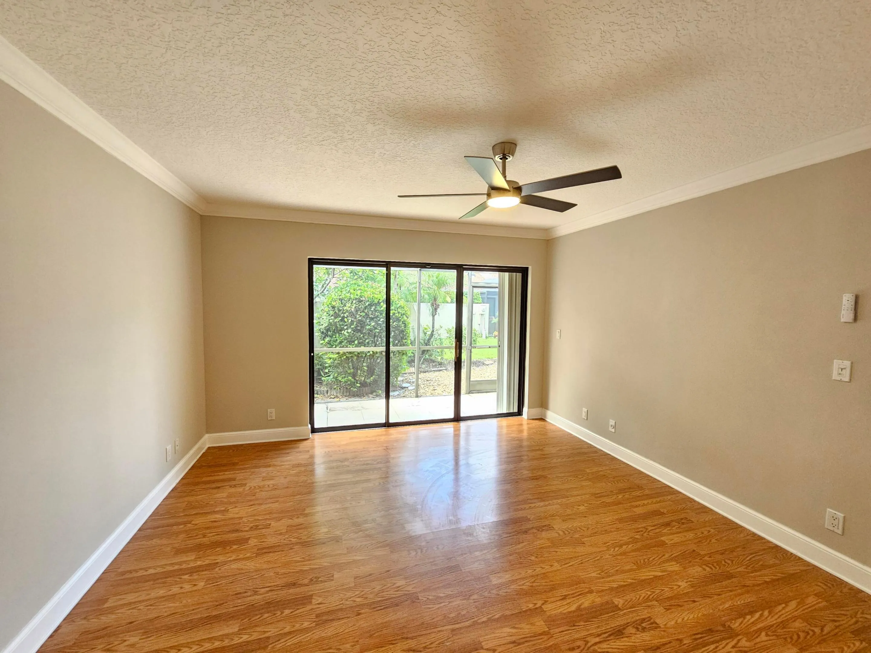 Bedroom 1 (4)