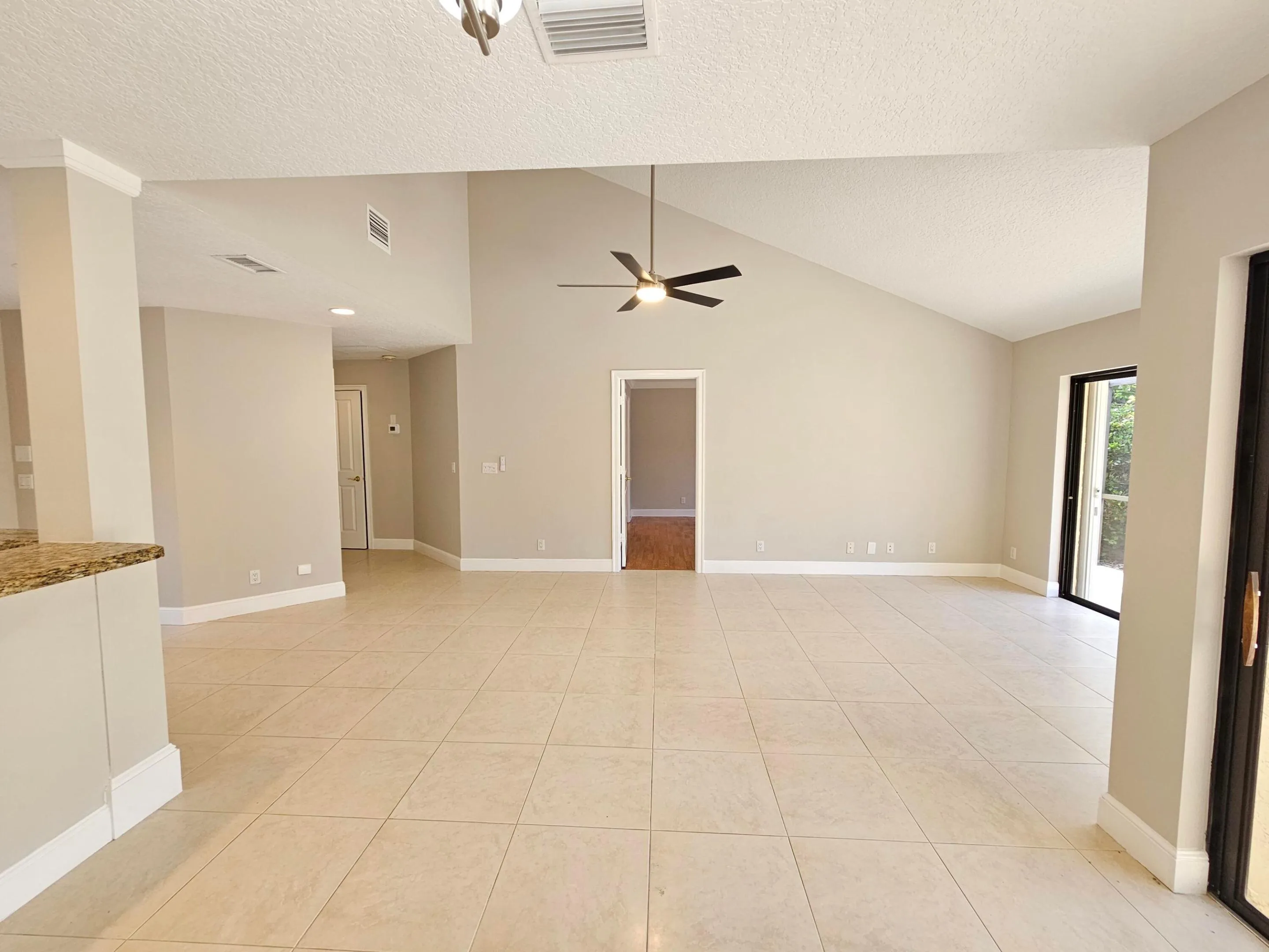 Living Room (2)