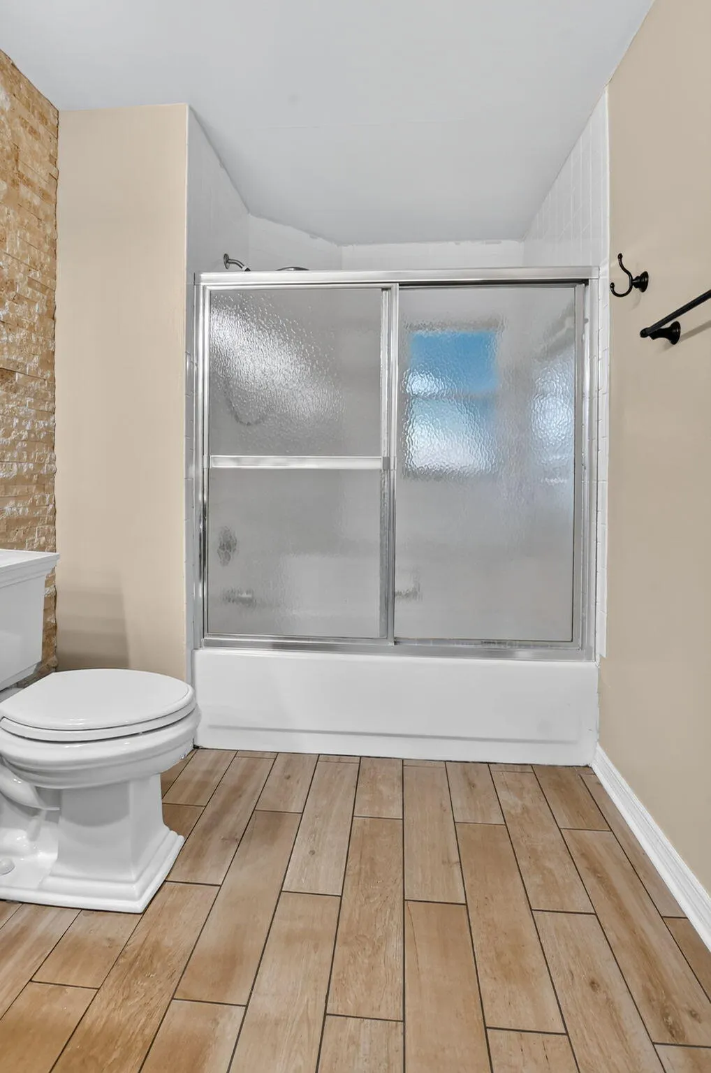 Guest bath/shower