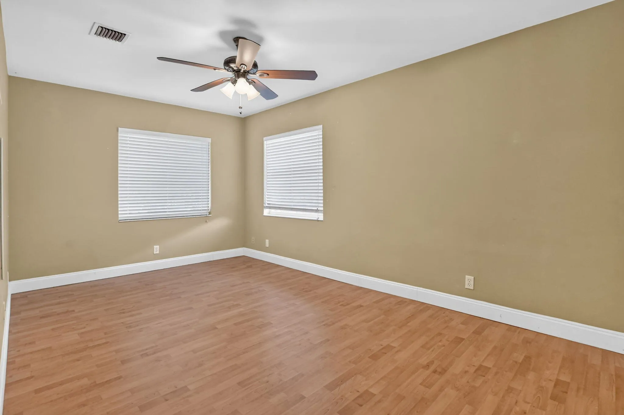 Guest bedroom 2