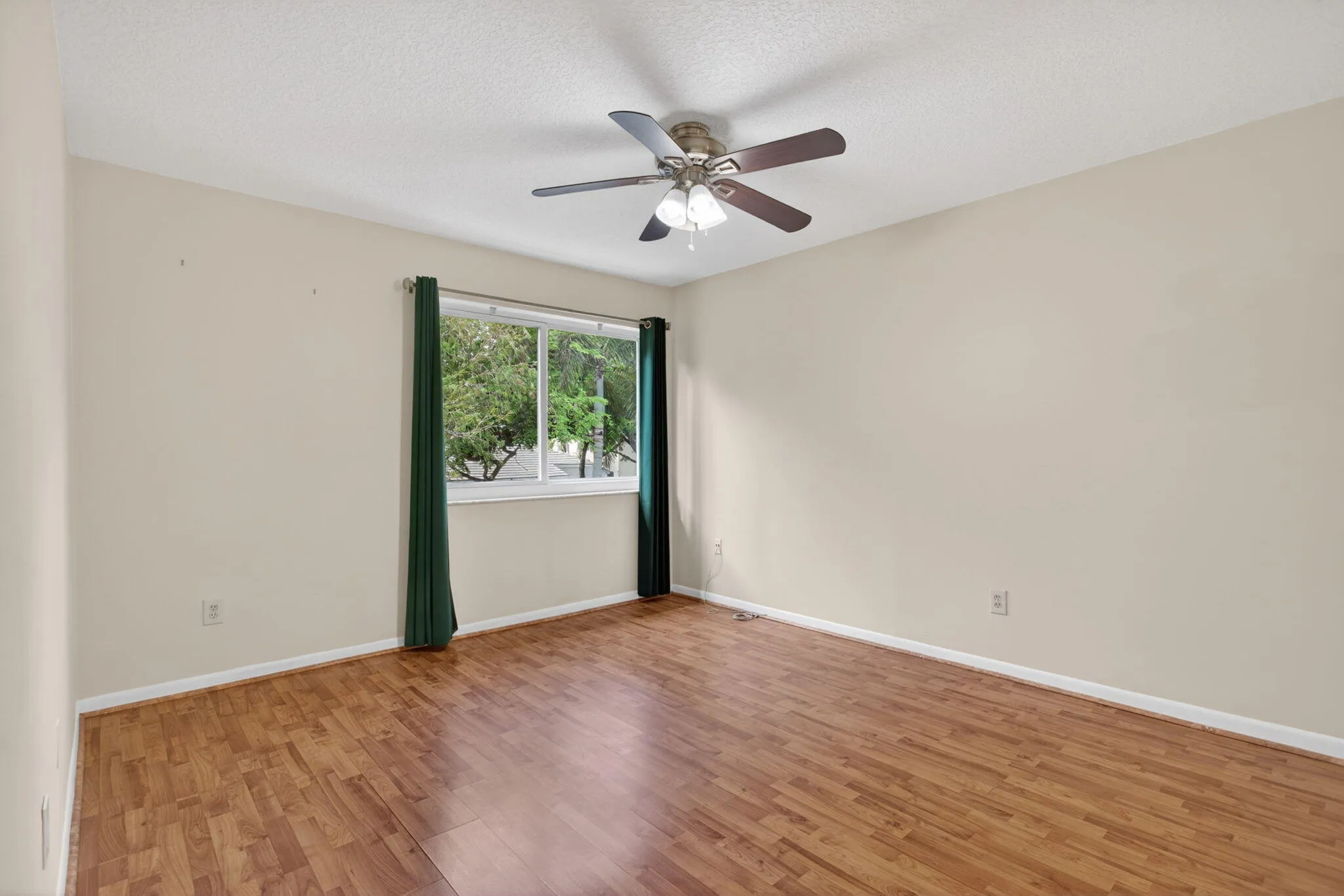 38-web-or-mls-9812 interiors-4559