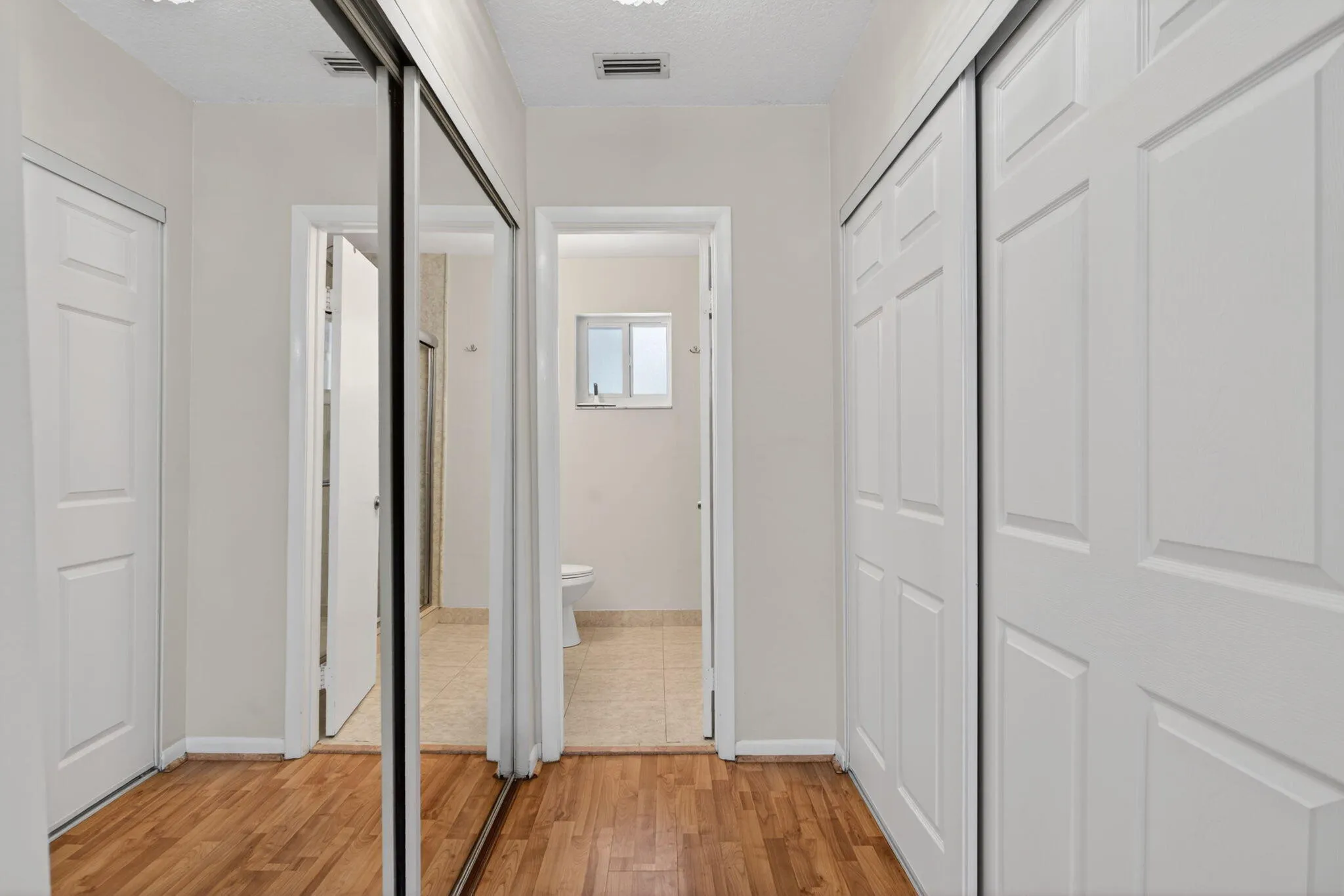 40-web-or-mls-9812 interiors-4569
