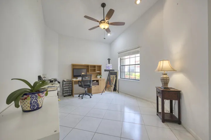 3rd BR/Office/Den