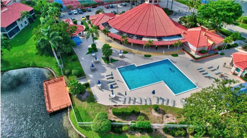 Clubhouse & Pool