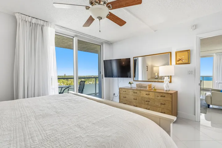 3554 Ocean Drive South - 702-211