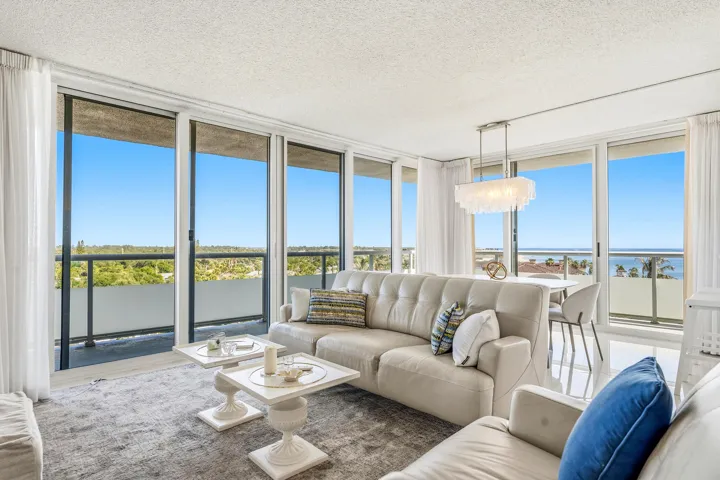 3554 Ocean Drive South - 702-326