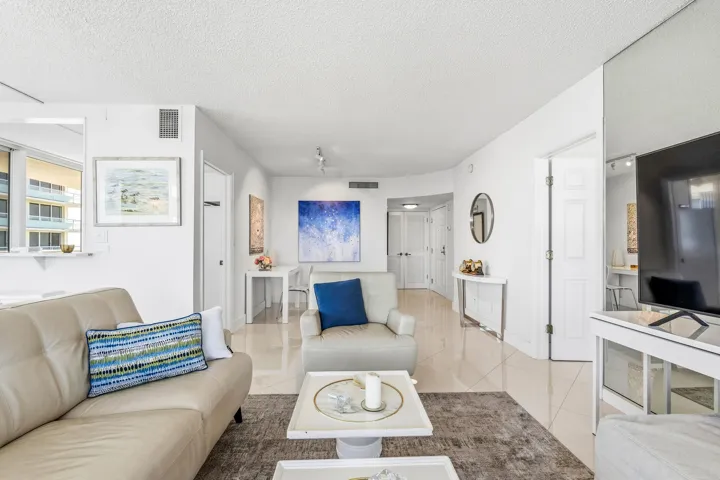 3554 Ocean Drive South - 702-316