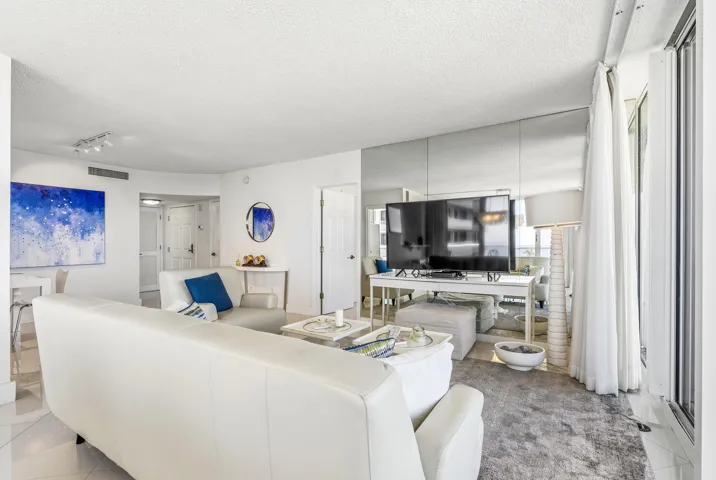 3554 Ocean Drive South - 702-310