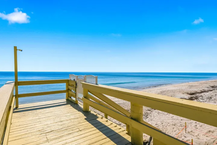 3554 Ocean Drive South - 702-472