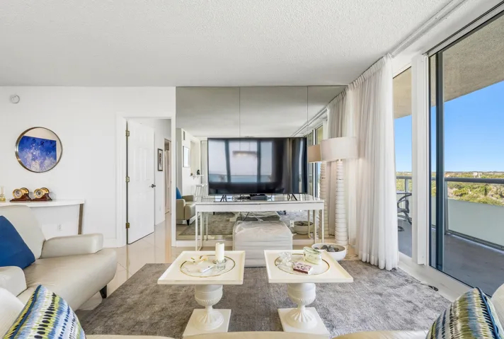 3554 Ocean Drive South - 702-306