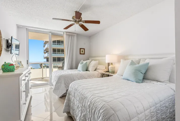 3554 Ocean Drive South - 702-236