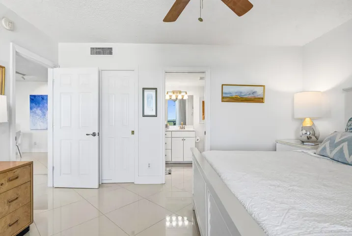 3554 Ocean Drive South - 702-215