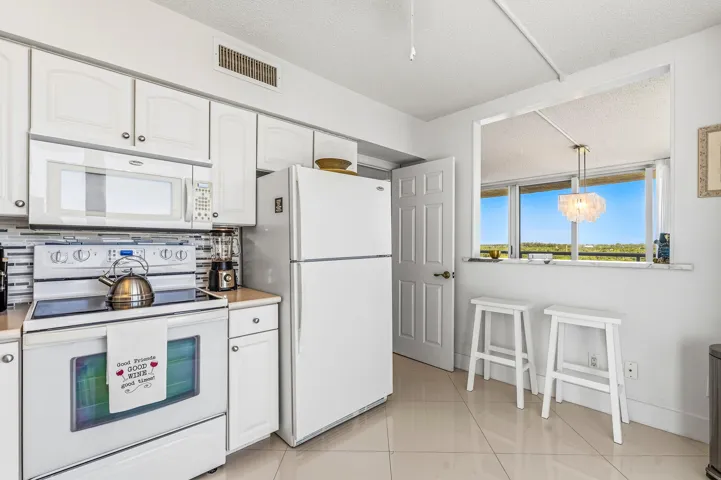3554 Ocean Drive South - 702-391
