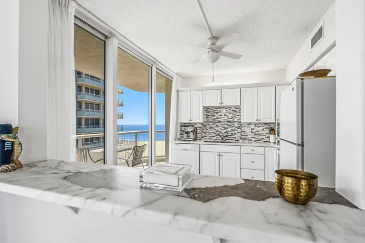 3554 Ocean Drive South - 702-366