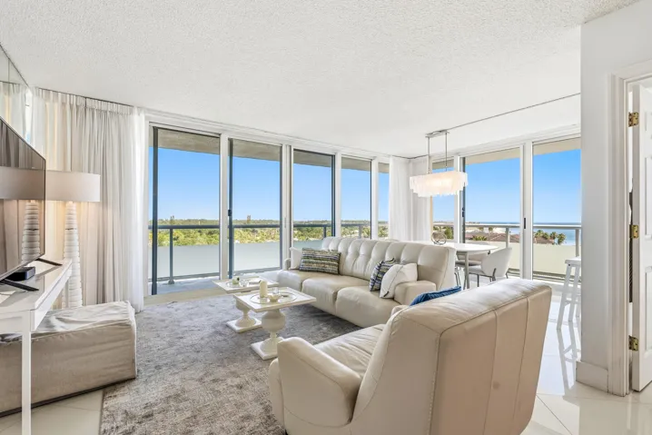 3554 Ocean Drive South - 702-286