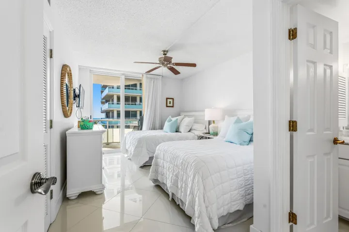 3554 Ocean Drive South - 702-231