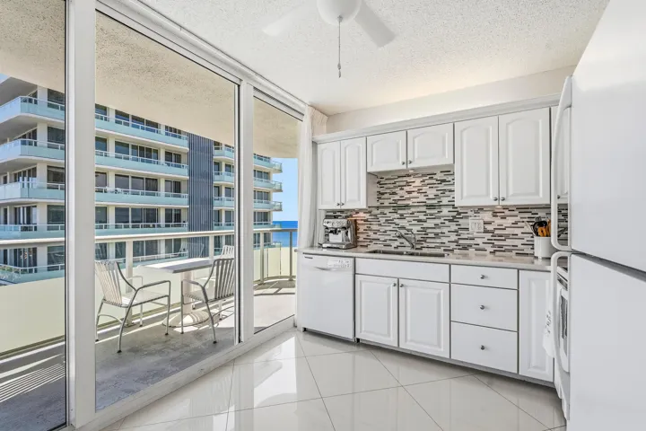 3554 Ocean Drive South - 702-376