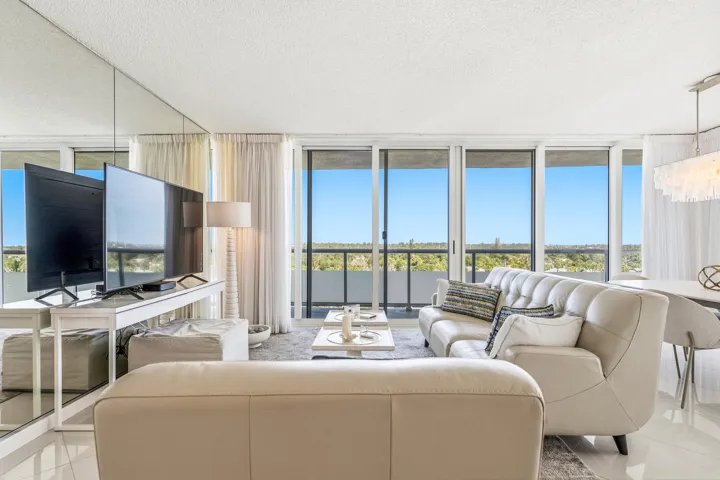 3554 Ocean Drive South - 702-291